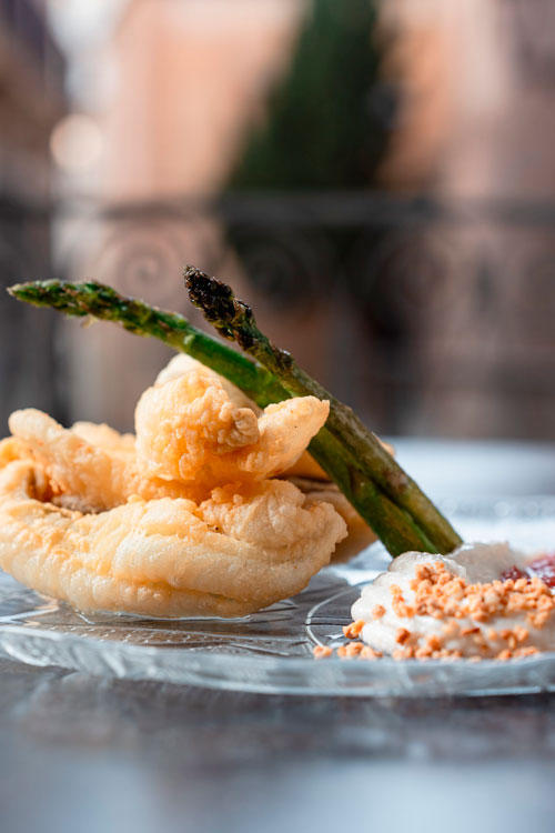 Gallo Pedro, receta tradicional almeriense servida en el Restaurante Catedral